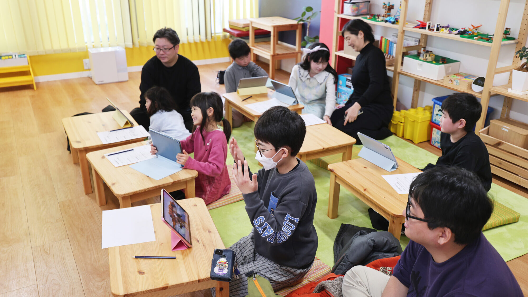 STEAM教育で作品づくりに取り組む子どもたちの様子